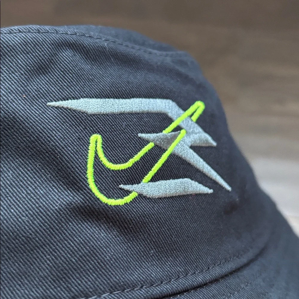Nike Youth Bucket Hat,Sun protection,neon green Swoosh logo, 3 Brand,vent,canvas